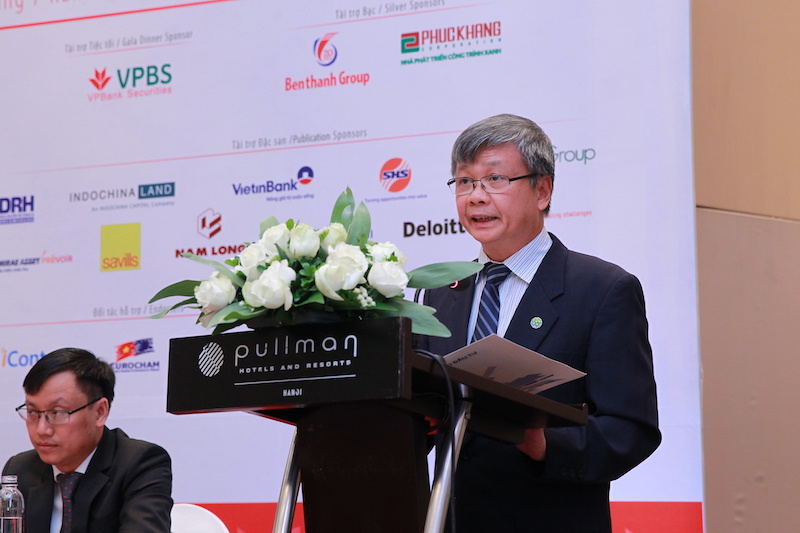 Thứ trưởng Bộ Kế hoạch và Đầu tư Nguyễn Thế Phương phát biểu tại Họp báo