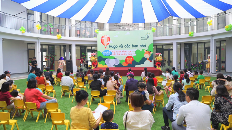 Tưng bừng Ngày hội Hugo tại Vạn Phúc City