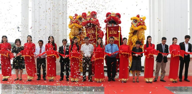 Khánh thành quảng trường nhạc nước tại Vạn Phúc City