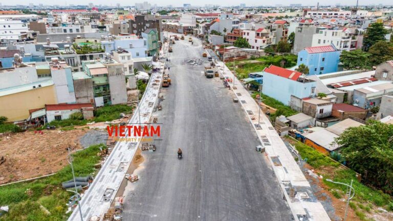 Tiến độ xây dựng tuyến đường Đinh Thị Thi, kết nối khu đô thị Vạn Phúc City với Quốc lộ 13
