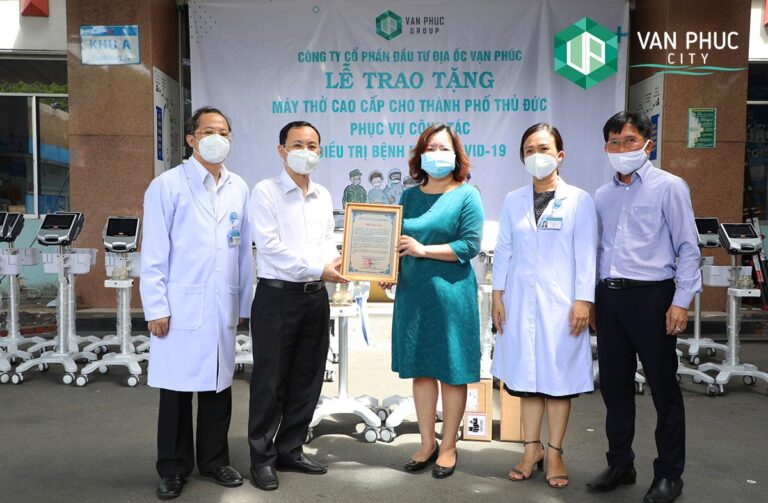 Vạn Phúc Group tặng 26 máy thở cho các bệnh viện tại TP. Thủ Đức