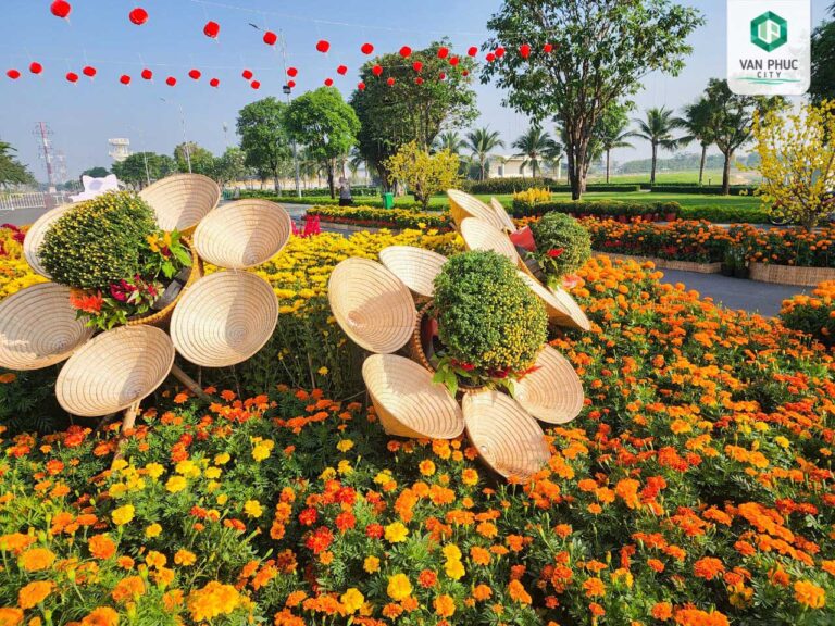 Đường hoa Vạn Phúc 2023 thu hút hơn 15.000 lượt khách tham quan