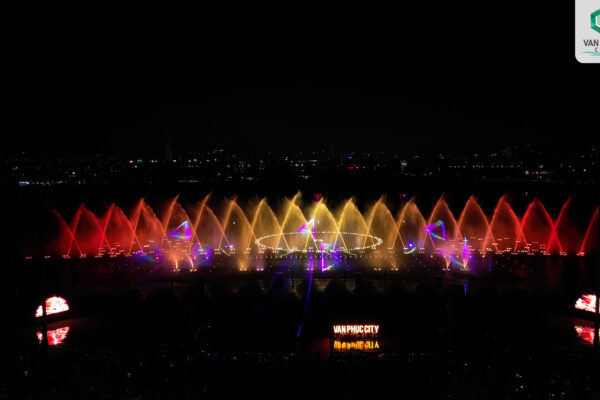 Khánh thành công trình Van Phuc Water Show