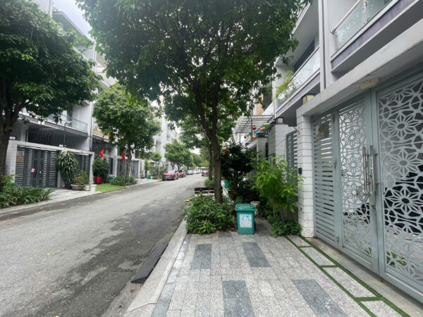 Bán Nhà Vạn Phúc City | Nhà Phố 5x21m Hoàn Thiện Gỗ Sồi Tự Nhiên – Giá Chỉ 19,3 Tỷ - Hình ảnh 5